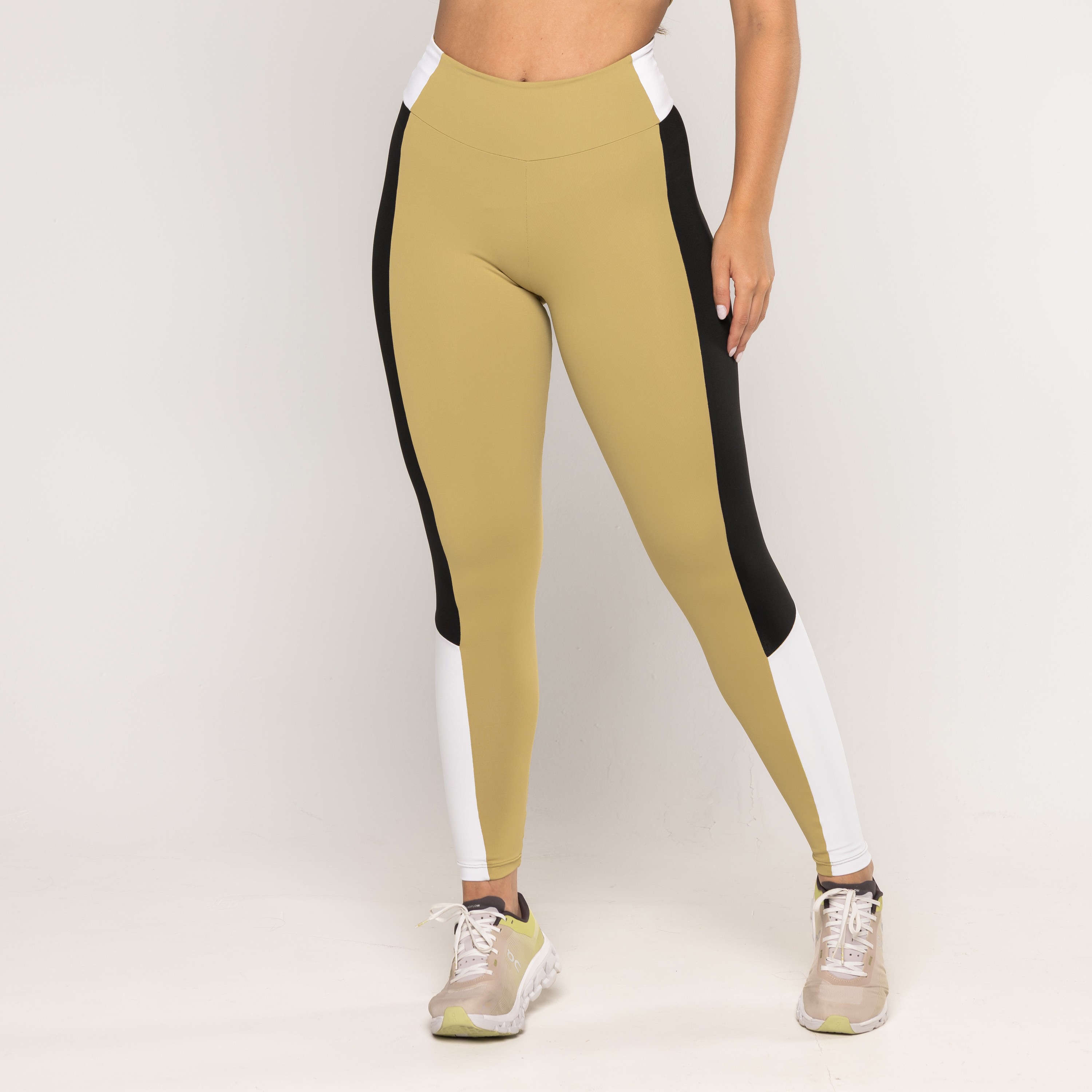Legging Recortes Tricolor Club