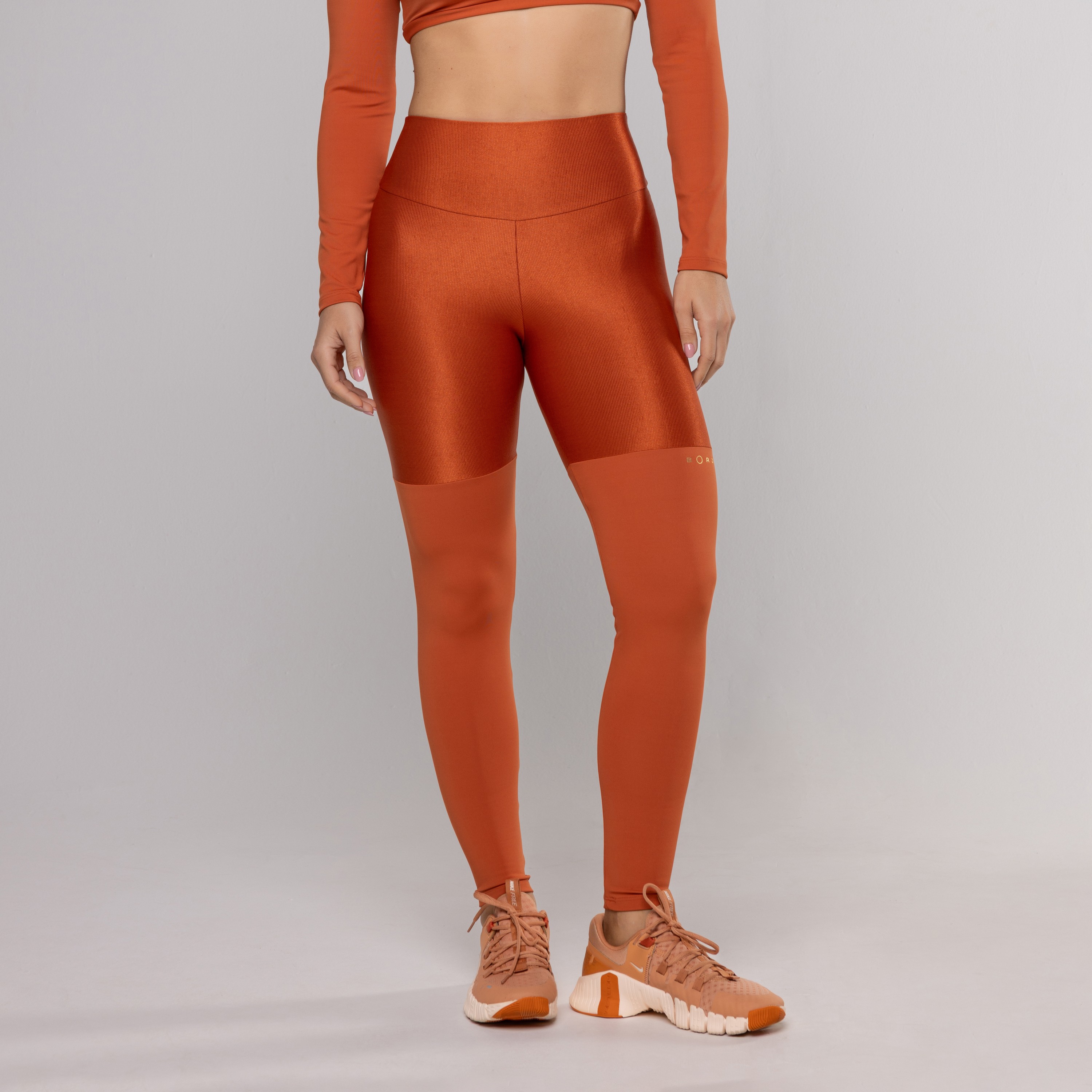 Legging Recorte Perna Logo Telha