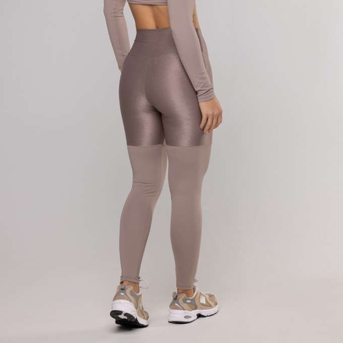 Legging Recorte Perna Logo Cinza Dusty