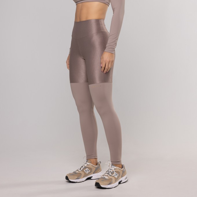 Legging Recorte Perna Logo
