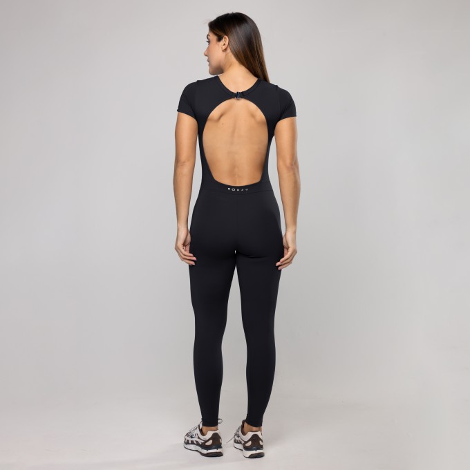 Macacão Bolero Decote Costas Preto