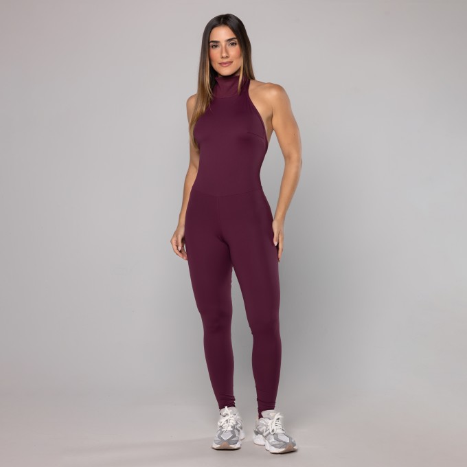 Macacão Frente Única Gola Alta Rib