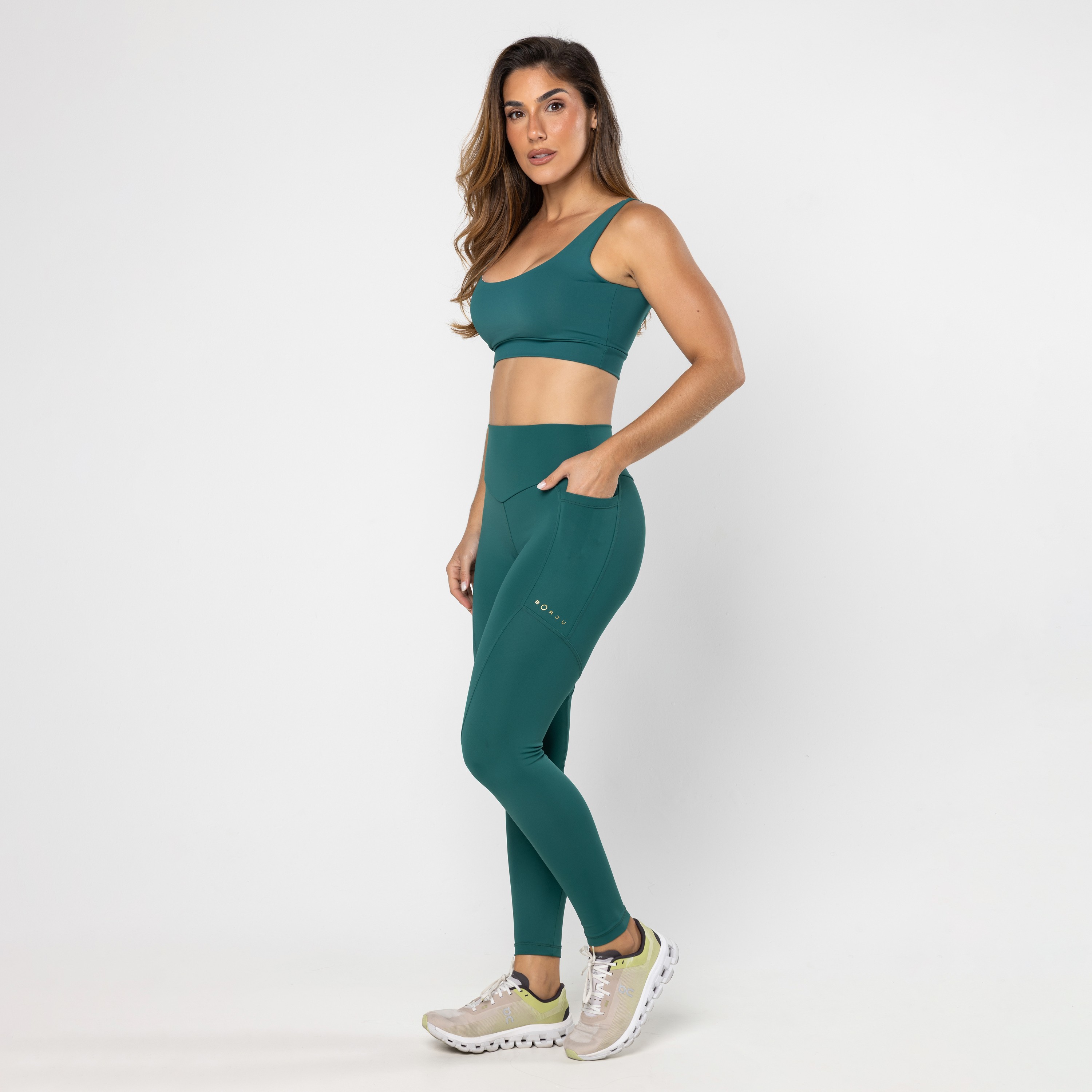 Top Embutido + Legging Bolsos